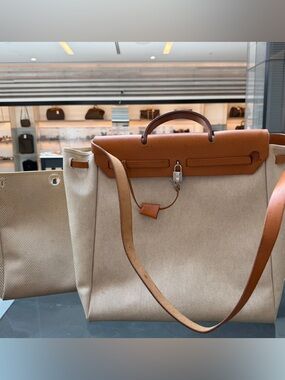 Vicky’s Hermes 525603CN